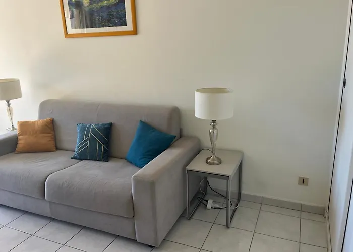 Quiet Near Apartment